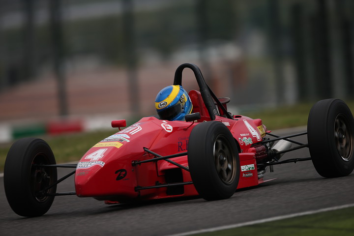 FJ1600第6戦鈴鹿クラブマン: 優勝は西村穣地