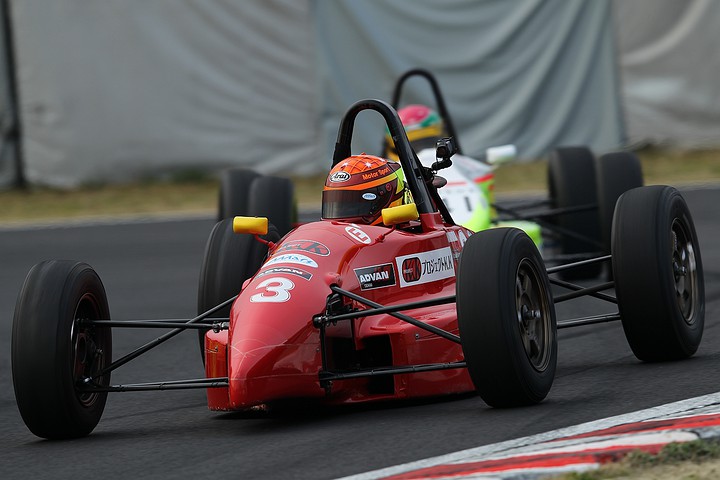 鈴鹿クラブマンレース第1戦: FJ1600決勝2位は川村正徳（プロジェクトKKマース関口SK96）