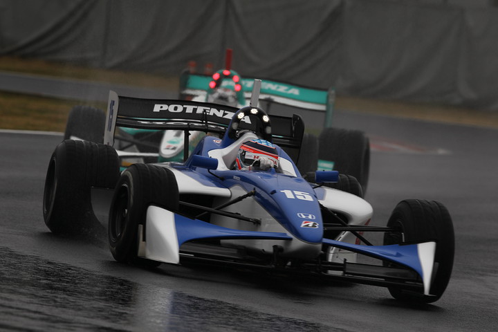 CarNo.15: 佐藤琢磨（TEAM 無限）