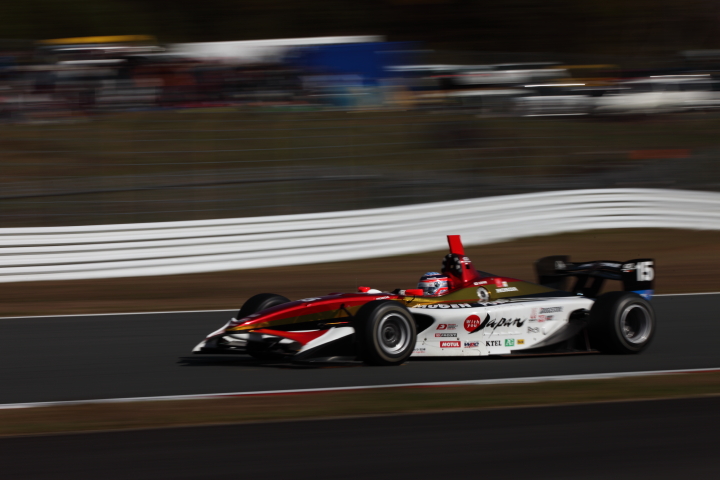 FUJI SPRINT CUP 決勝: 佐藤琢磨（TEAM 無限）