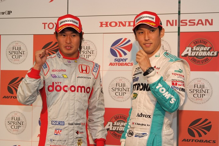 JAFGP公式予選フォトセッション: ポールポジションの塚越広大とスピードトップの中嶋一貴