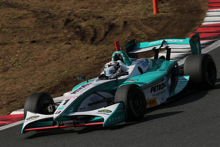 JAFGP: トップでゴールしたアンドレ・ロッテラー（トムス）はスキッドブロック違反で失格