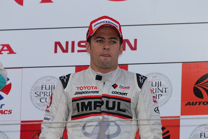 JAFGP: 表彰式で2位のジョアオ・パオロ・デ・オリベイラ（インパル）