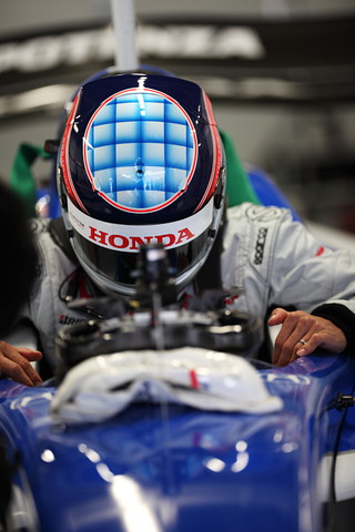 鈴鹿ファン感謝デー、エキシビションラウンド0: 佐藤琢磨（無限）