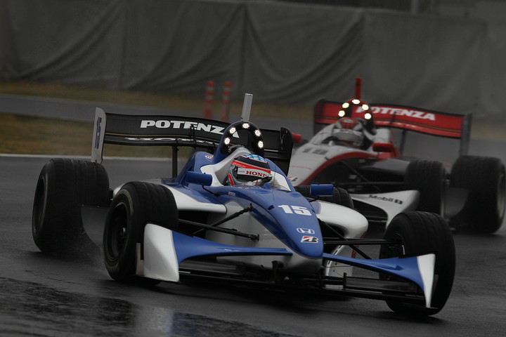 決勝2位は佐藤琢磨（無限）