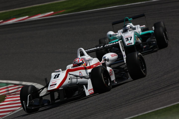 野尻智紀（HDDP） vs リチャード・ブラッドレー（PETRONAS TEAM TOM’S）