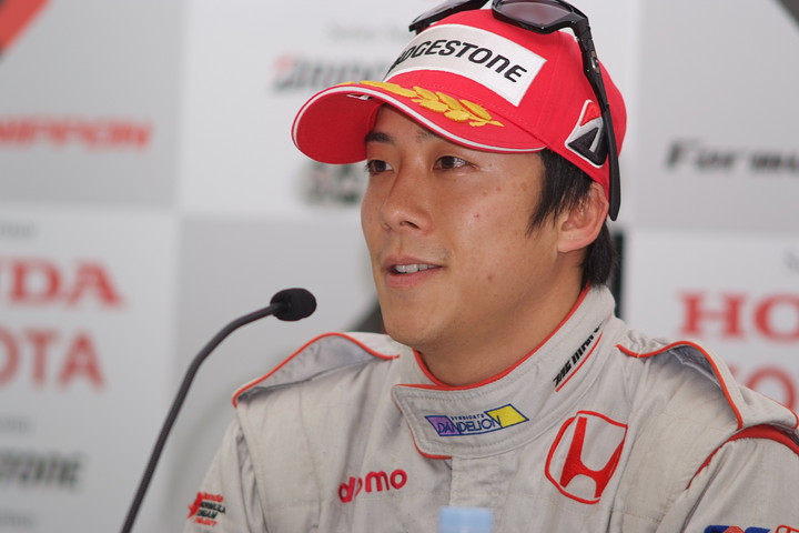 予選記者会見: ポールシッターの伊沢拓也（ダンディライアン）