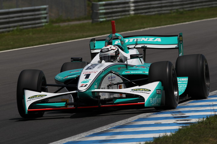 公式予選1回目: 暫定ポールポジションはアンドレ・ロッテラー（トムス）