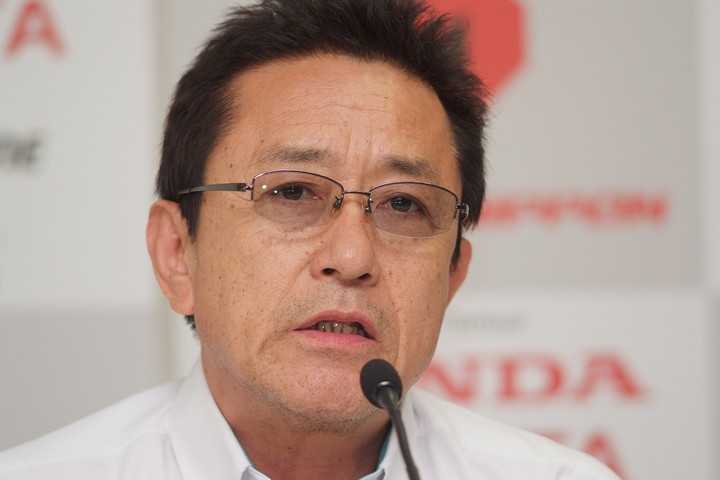 決勝記者会見: 優勝チーム監督の舘信秀氏