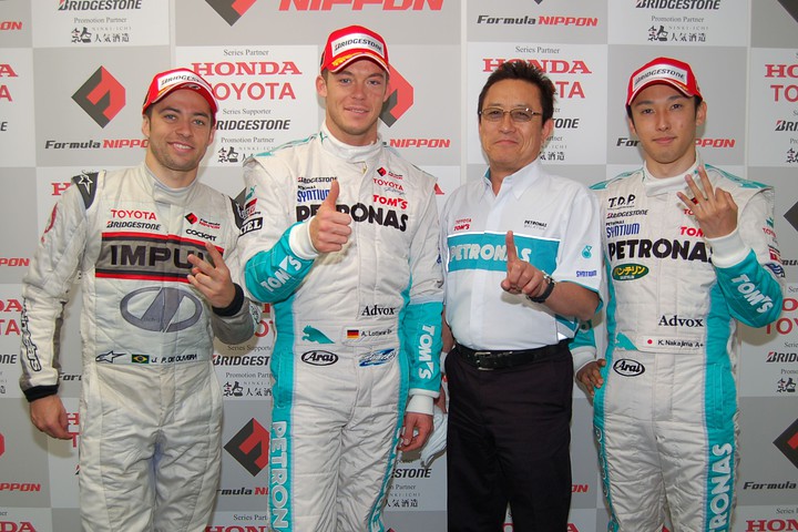 決勝記者会見: トップ3のドライバーと優勝チーム監督