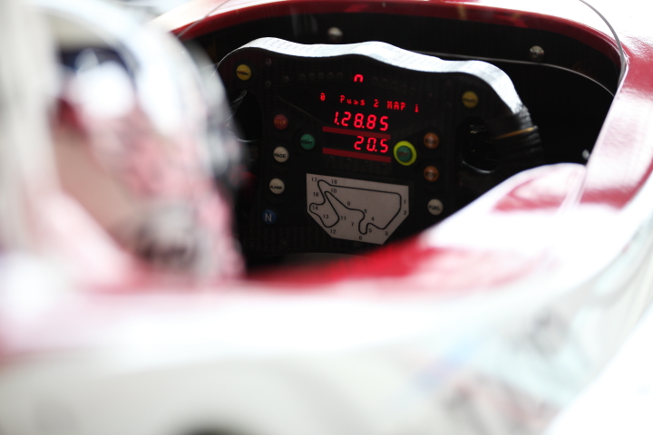 Swift 017.n(FN09)のステアリング