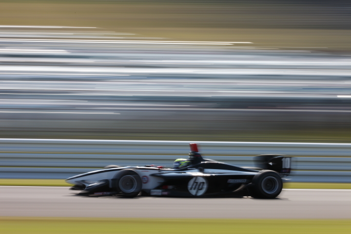 金石年広（	HP REAL RACING）