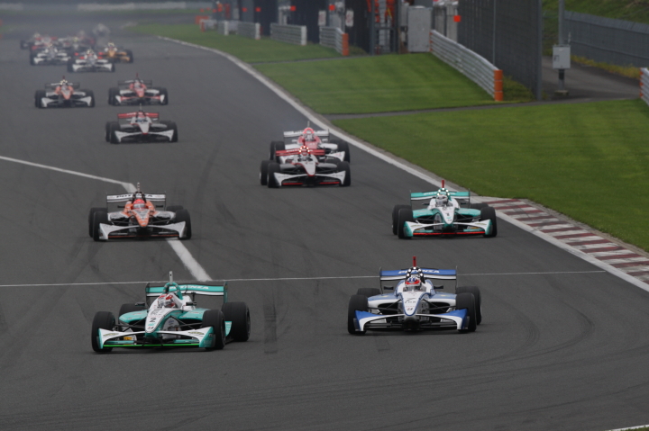 決勝レーススタートシーン