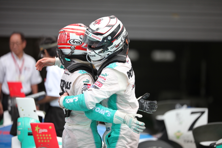 アンドレ・ロッテラー（トムス） & 中嶋一貴（同）