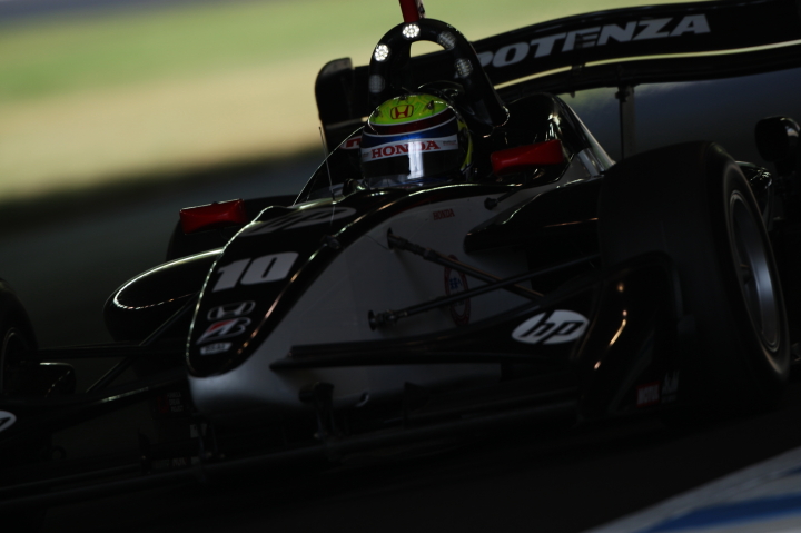 金石年弘（HP REAL RACING）