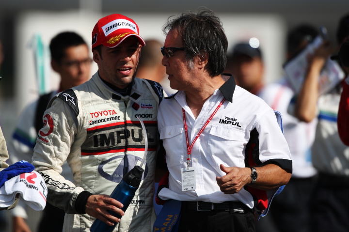 優勝したジョアオ・パオロ・デ・オリベイラと星野一義監督（TEAM IMPUL）