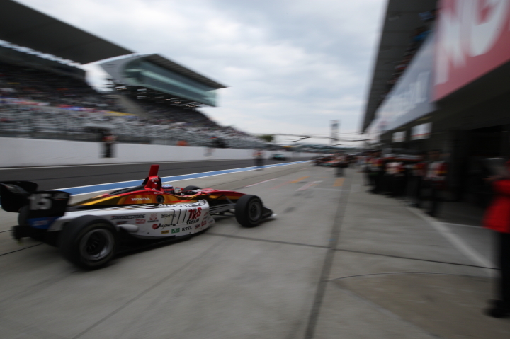 佐藤琢磨（TEAM 無限）