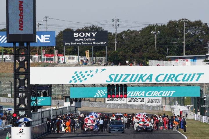 レース1: スターティンググリッド