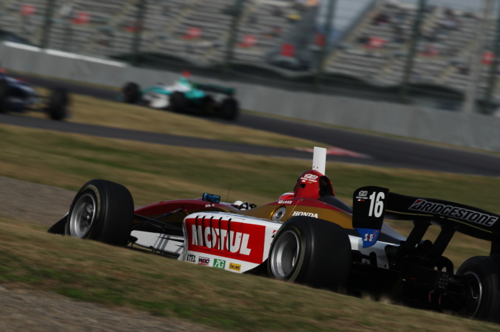 レース1: 山本尚貴（TEAM 無限）