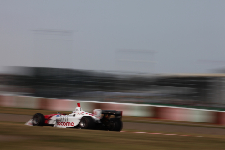 レース1: 伊沢拓也（DOCOMO TEAM DANDELION RACING）