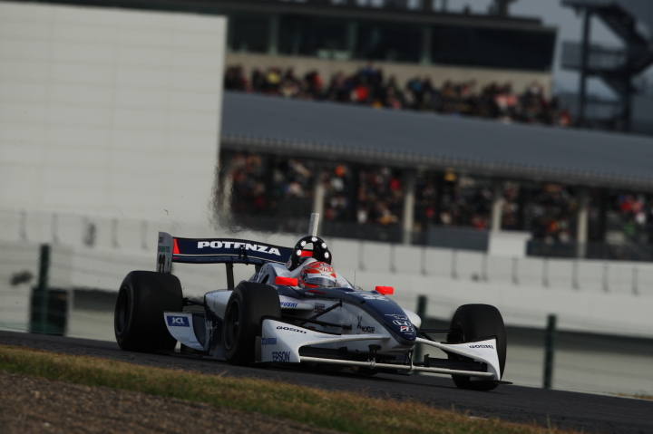 レース2: 小暮卓史（NAKAJIMA RACING）