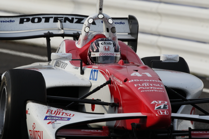 レース2: 塚越広大（DOCOMO TEAM DANDELION RACING）