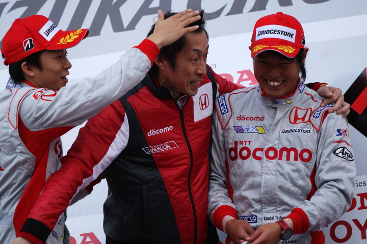 年間表彰式; チームチャンピンを獲得したDOCOMO TEAM DANDELION RACING