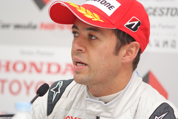 公式予選: 第1レース予選4位、第2レースポールポジションのジョアオ・パオロ・デ・オリベイラ（インパル）