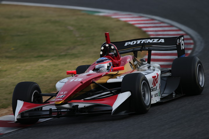 決勝第レース2: スポット参戦の佐藤琢磨（無限）は15位