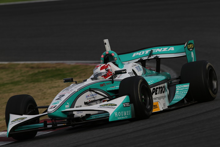 決勝第レース2: 優勝は中嶋一貴（トムス）