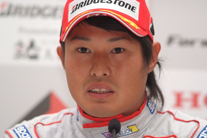 決勝第2レース記者会見: 3位の塚越広大（ダンディライアン）