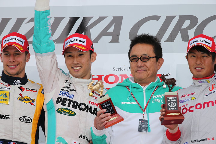 決勝第レース2: 暫定表彰式