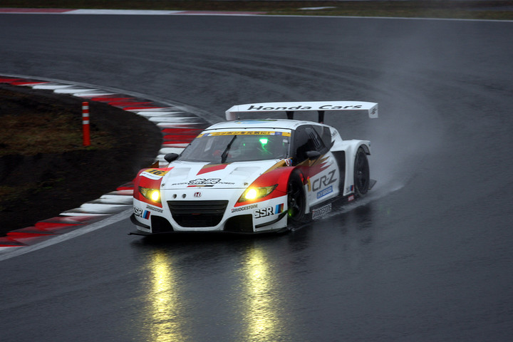 JAFGP: GT300レース1: 2位は中嶋大祐（MUGEN CR-Z GT）