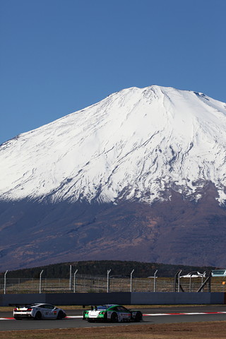 FUJI SPRINT CUP: マネパ ランボルギーニ GT3 & D'station ADVAN GT-R