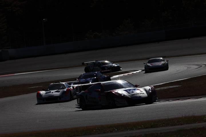 FUJI SPRINT CUP: ウイダー HSV-010（カルロ・ヴァン・ダム／小暮卓史組）