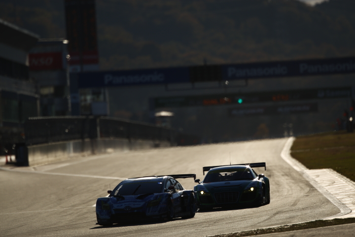 FUJI SPRINT CUP: apr HASEPRO PRIUS GT（新田守男／嵯峨宏紀組）