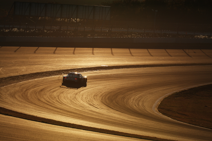 FUJI SPRINT CUP: PETRONAS TOM'S SC430（ロイック・デュバル／中嶋一貴組）