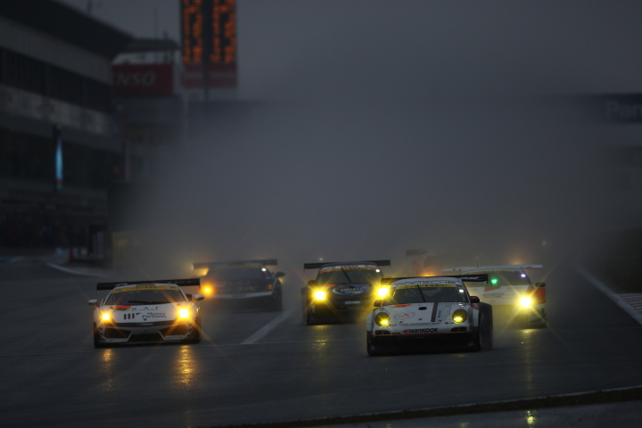 FUJI SPRINT CUP GT300クラス: スタートシーン