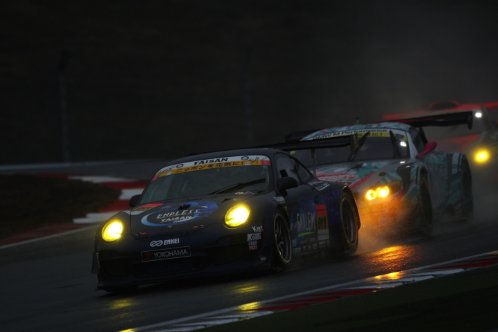 FUJI SPRINT CUP GT300クラス: 横溝直輝（エンドレス TAISAN 911）