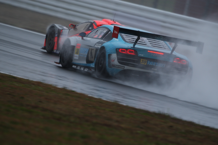 FUJI SPRINT CUP GT300クラス: 坂本雄也（IWASAKI MODAクロコ apr R8）