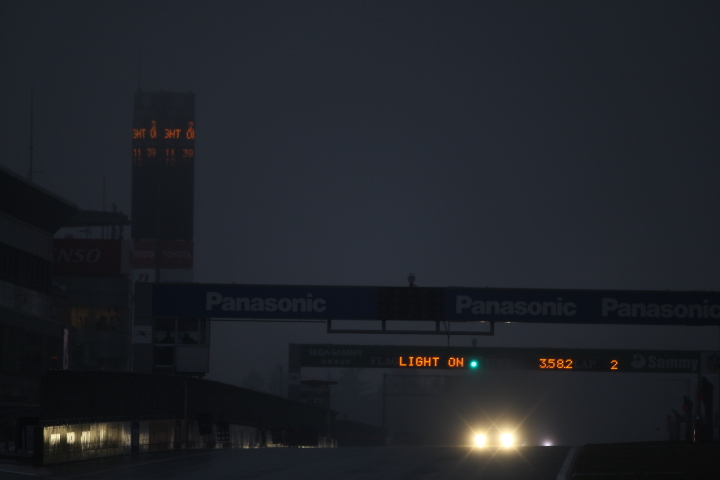 FUJI SPRINT CUP GT500クラス: 先頭は2周目に