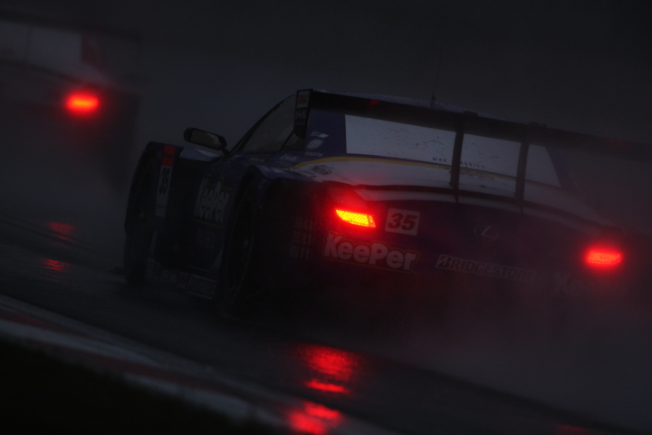 FUJI SPRINT CUP GT500クラス: 国本雄資（KeePer Kraft SC430）