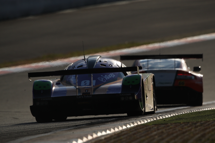 FUJI SPRINT CUP GT300クラス: 吉本大樹 （triple a Vantage GT3） vs 加藤寛規（エヴァンゲリオンRT初号機アップル紫電）