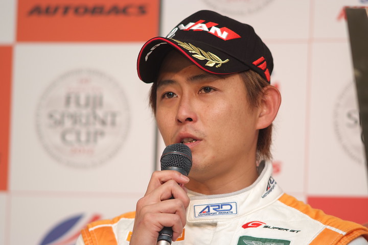 JAFGP第2レース決勝記者会見: GT300クラス優勝の吉本大樹（triple a Vantage GT3）