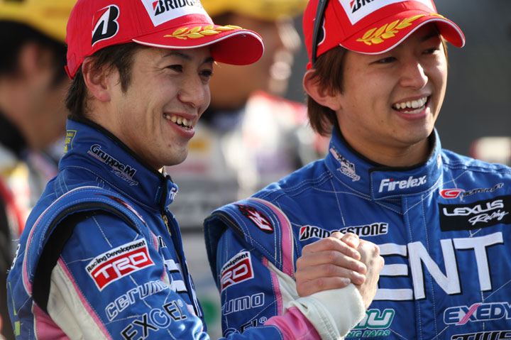 ZENT CERUMO SC430の立川祐路と平手晃平