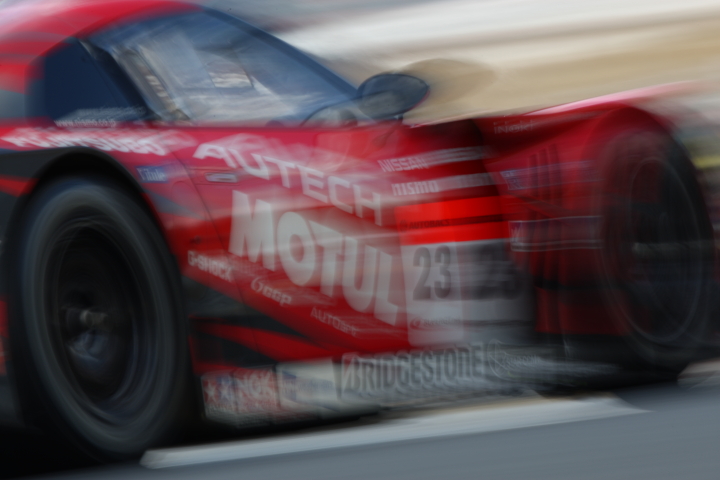MOTUL AUTECH GT-R（本山哲／ミハエル・クルム組）