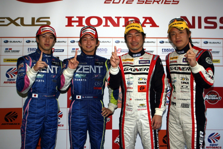 決勝記者会見: 両クラスのウィナーたち