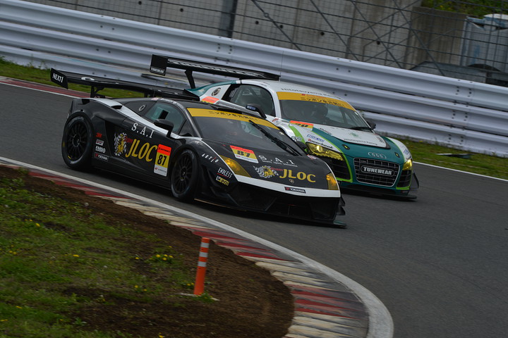 JLOC ランボルギーニ GT3 vs IWASAKI MODAクロコ apr R8