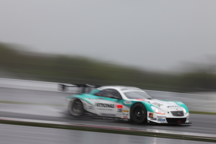 PETRONAS TOM'S SC430（中嶋一貴／リチャード・ライアン組）