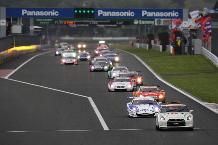 フォーメーションラップスタート